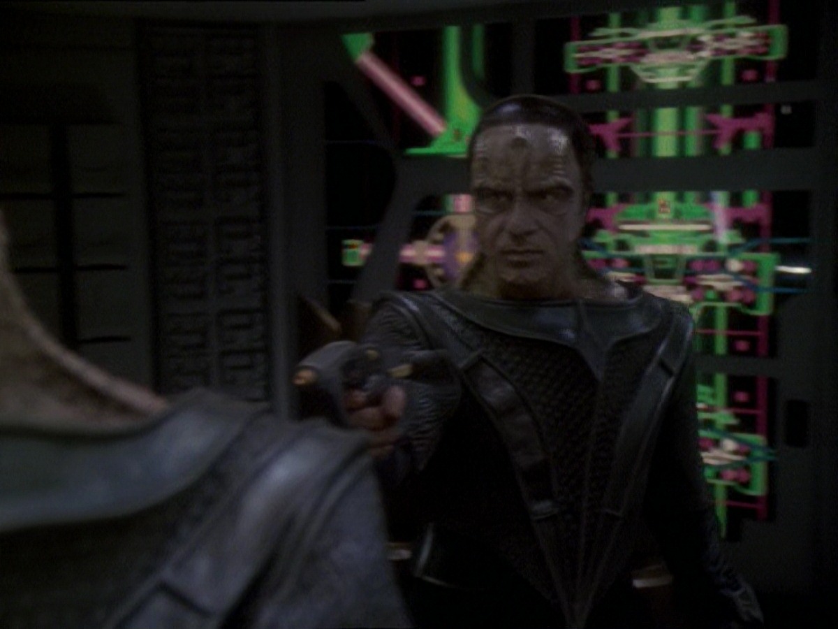 extant_StarTrek_DS9_7x22-TackingIntoTheWind_3494.jpg