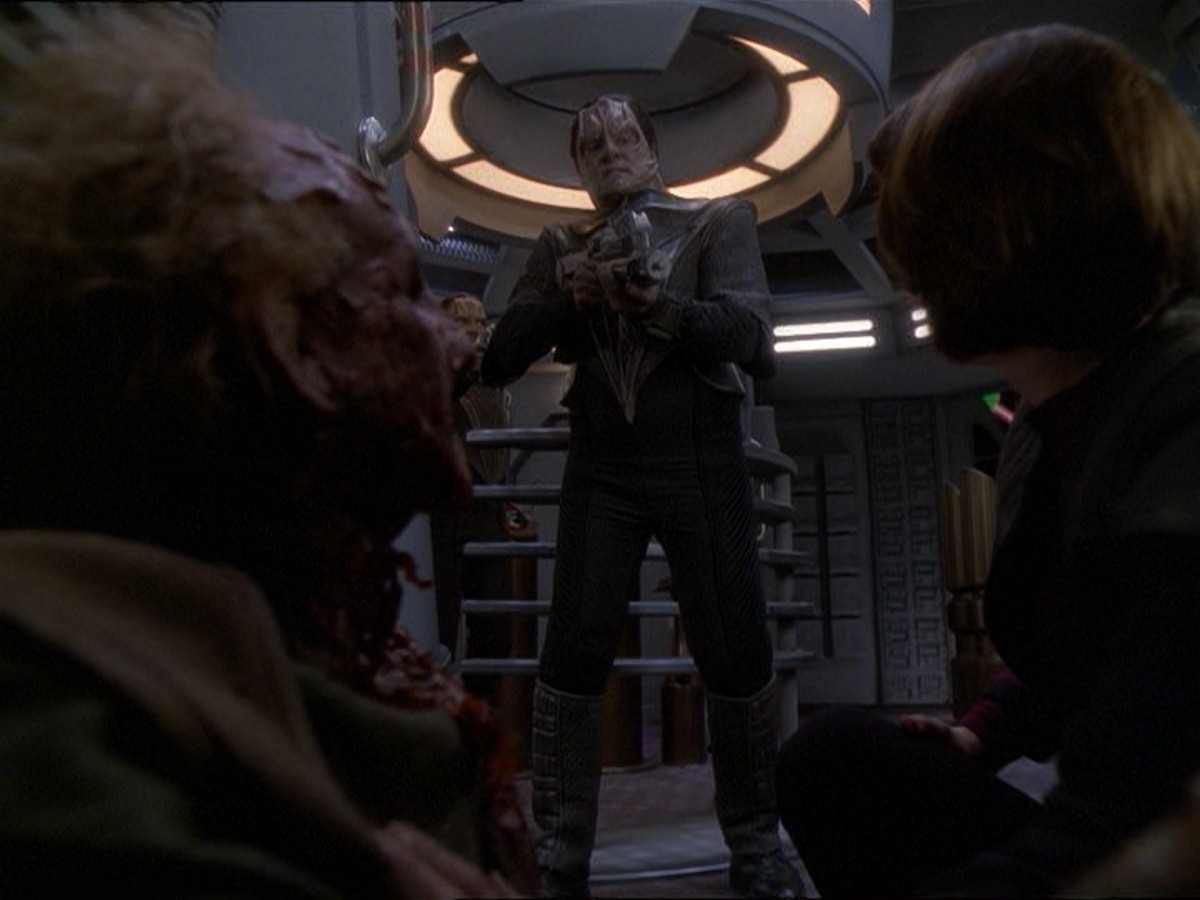 extant_StarTrek_DS9_7x22-TackingIntoTheWind_3502.jpg