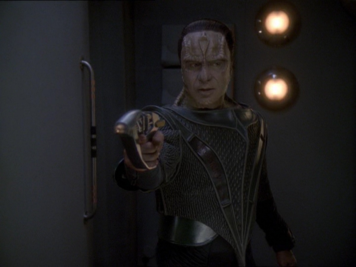 extant_StarTrek_DS9_7x22-TackingIntoTheWind_3504.jpg