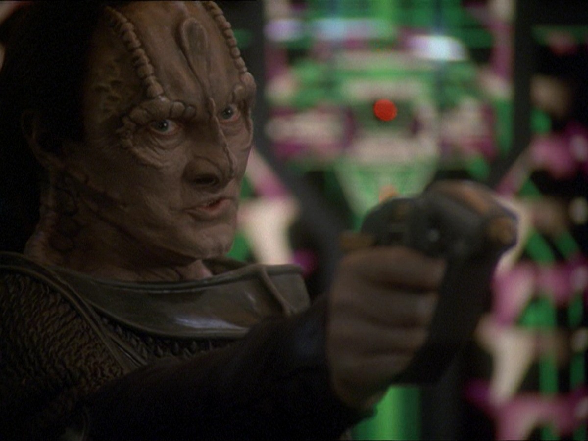 extant_StarTrek_DS9_7x22-TackingIntoTheWind_3514.jpg