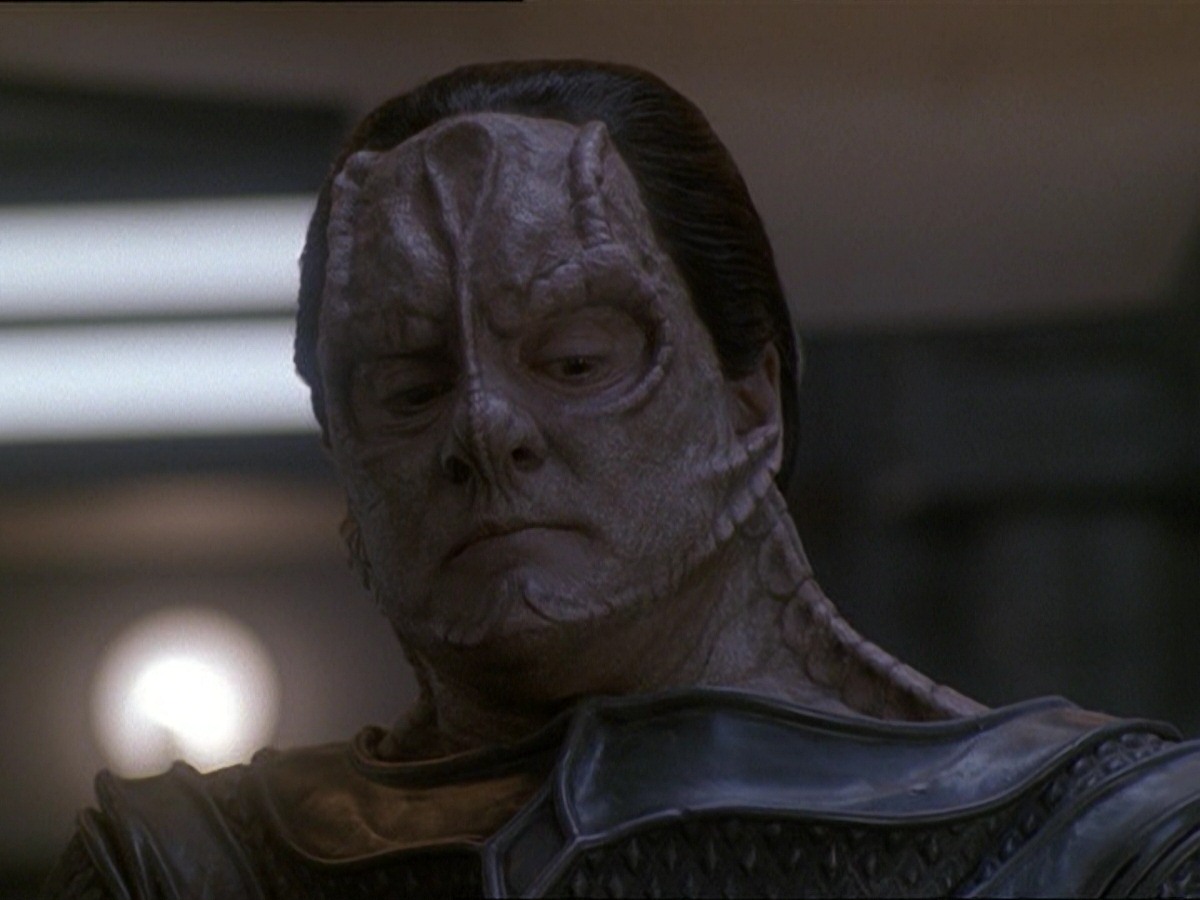 extant_StarTrek_DS9_7x22-TackingIntoTheWind_3517.jpg