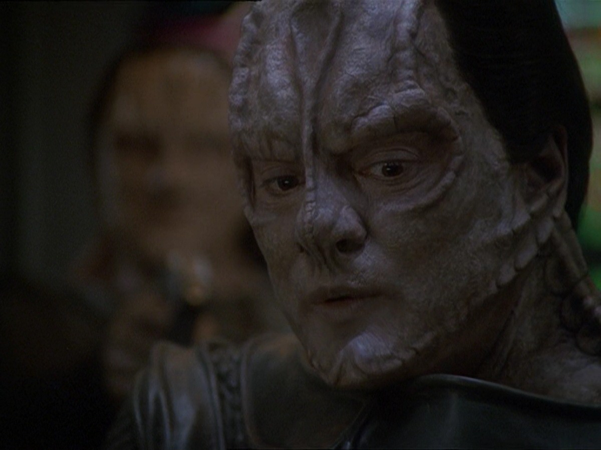 extant_StarTrek_DS9_7x22-TackingIntoTheWind_3525.jpg