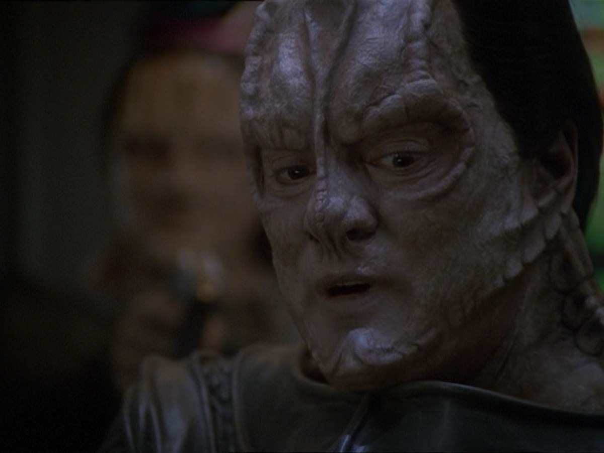 extant_StarTrek_DS9_7x22-TackingIntoTheWind_3527.jpg