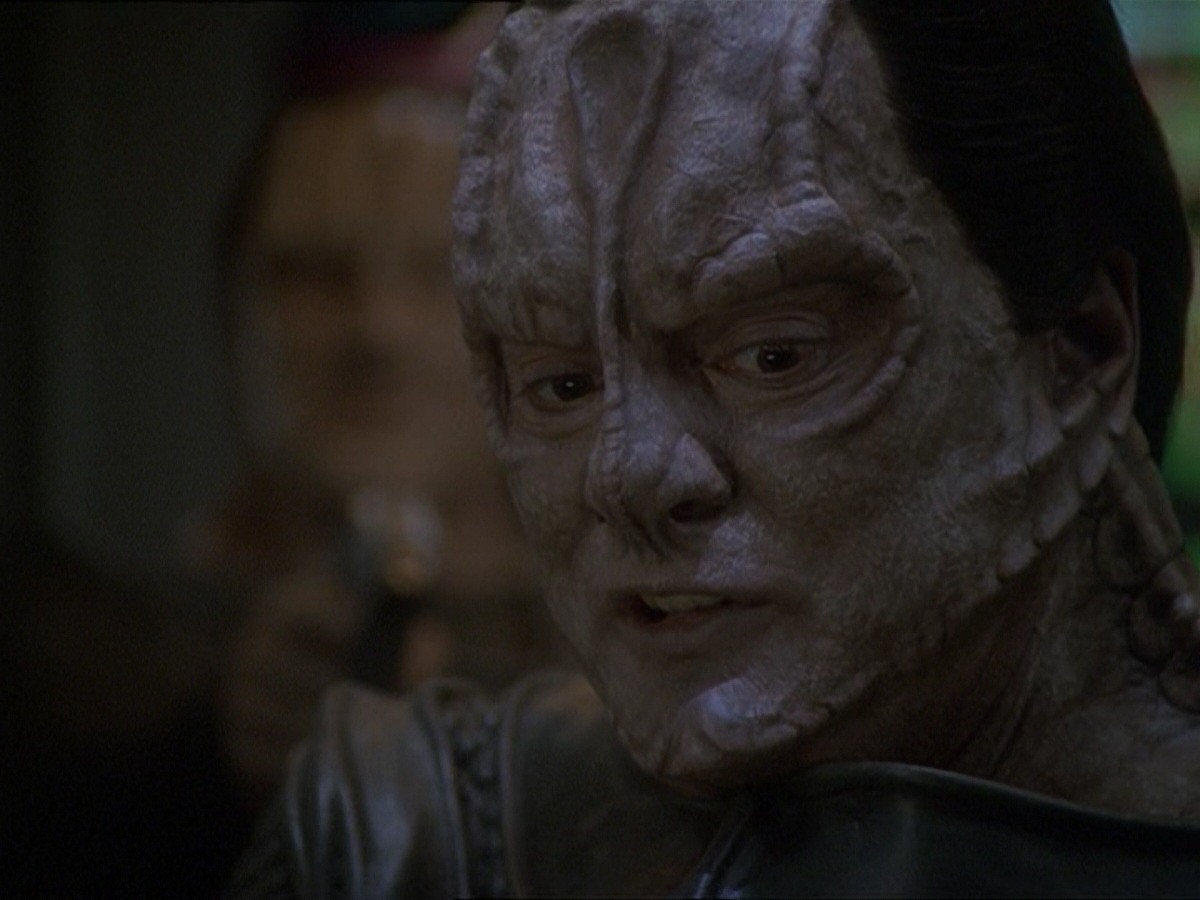 extant_StarTrek_DS9_7x22-TackingIntoTheWind_3529.jpg