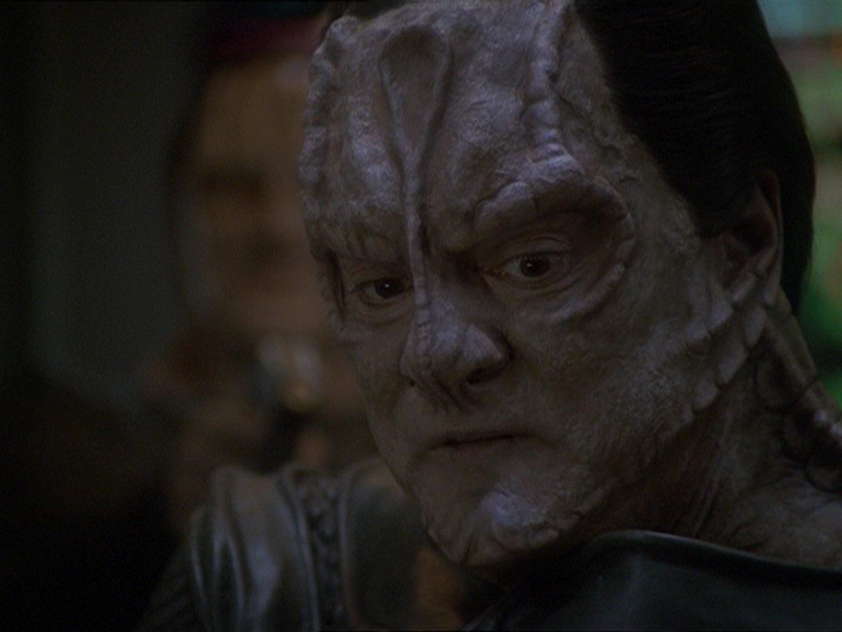 extant_StarTrek_DS9_7x22-TackingIntoTheWind_3532.jpg