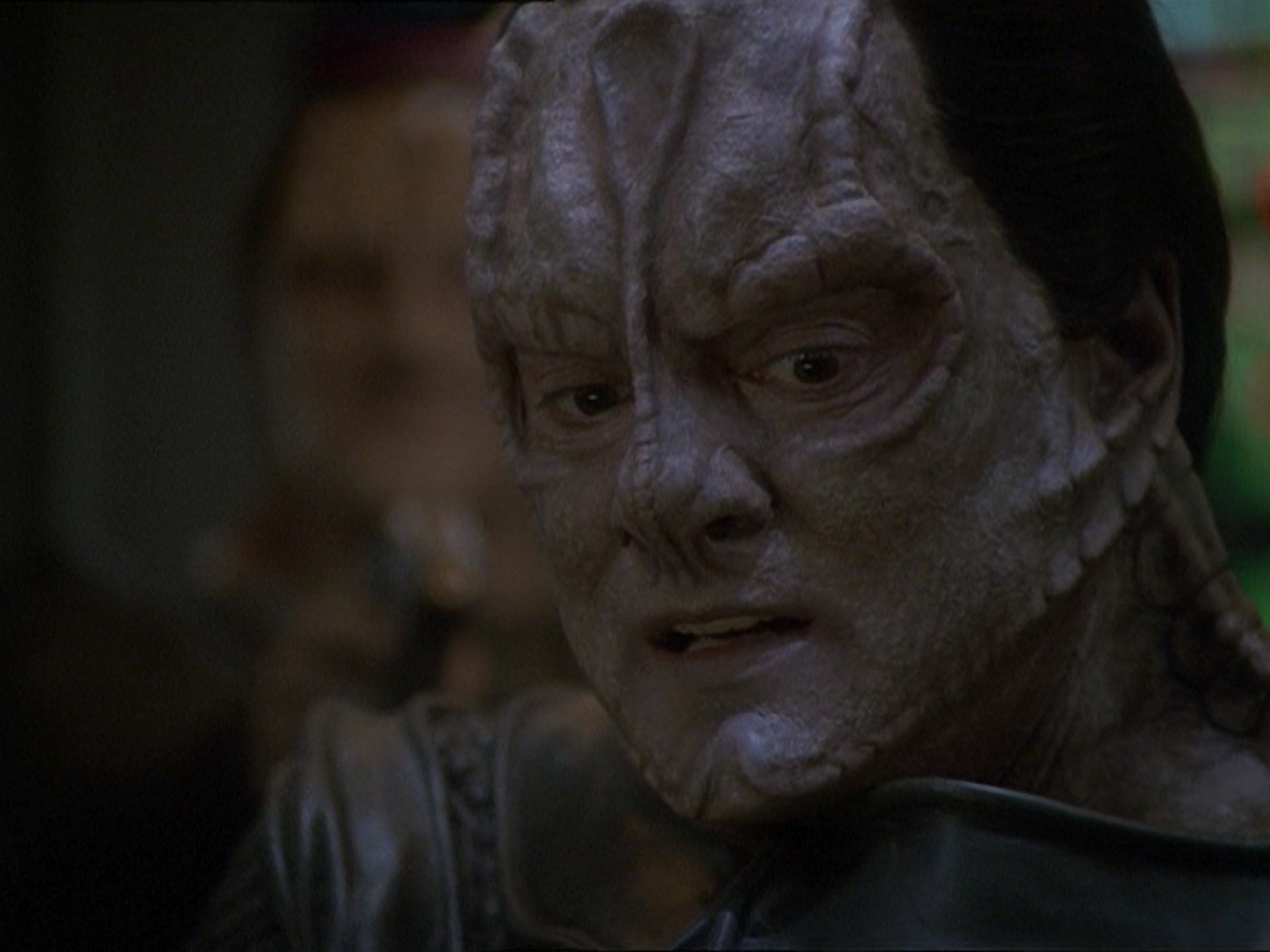 extant_StarTrek_DS9_7x22-TackingIntoTheWind_3533.jpg