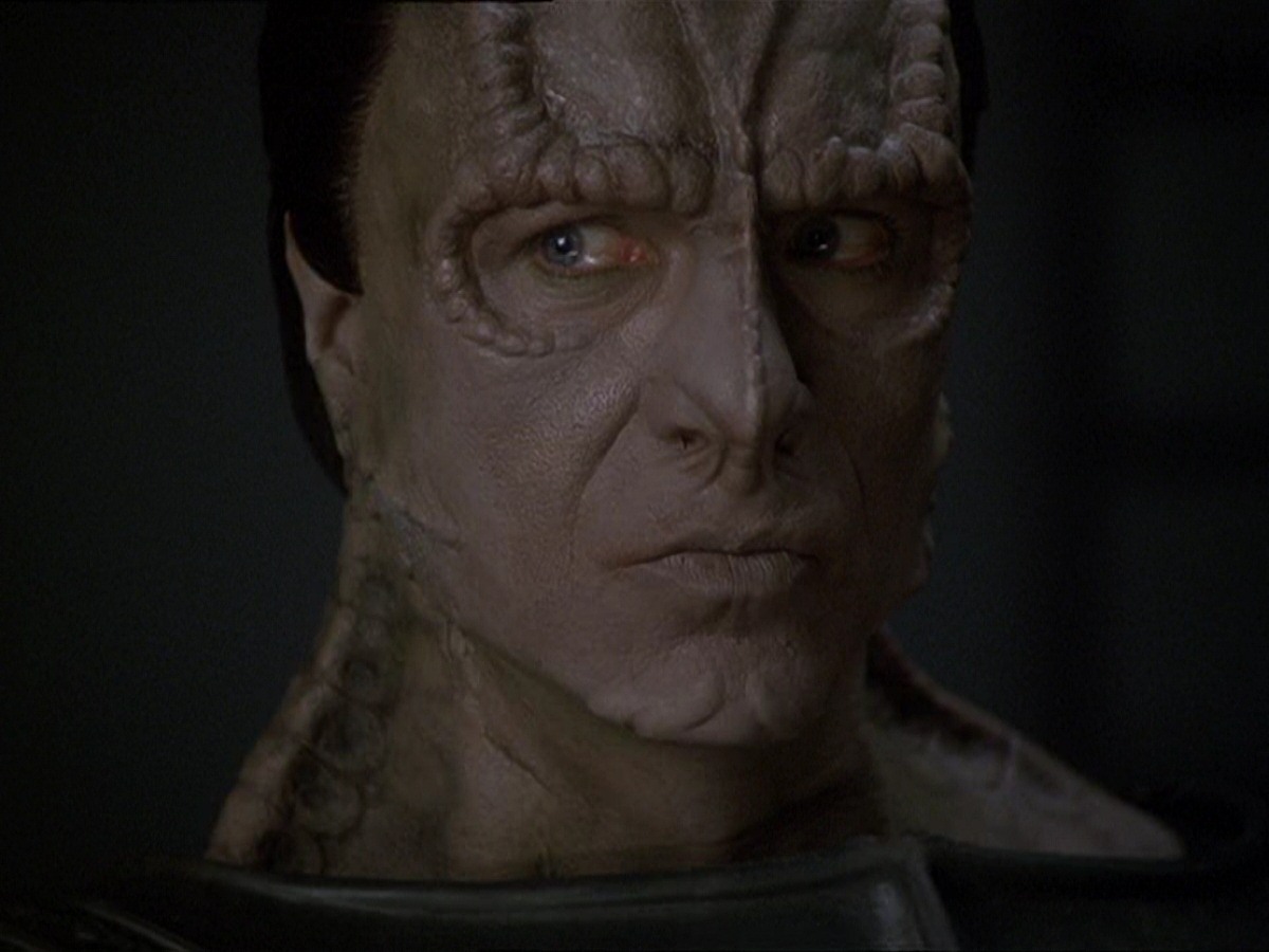 extant_StarTrek_DS9_7x22-TackingIntoTheWind_3538.jpg