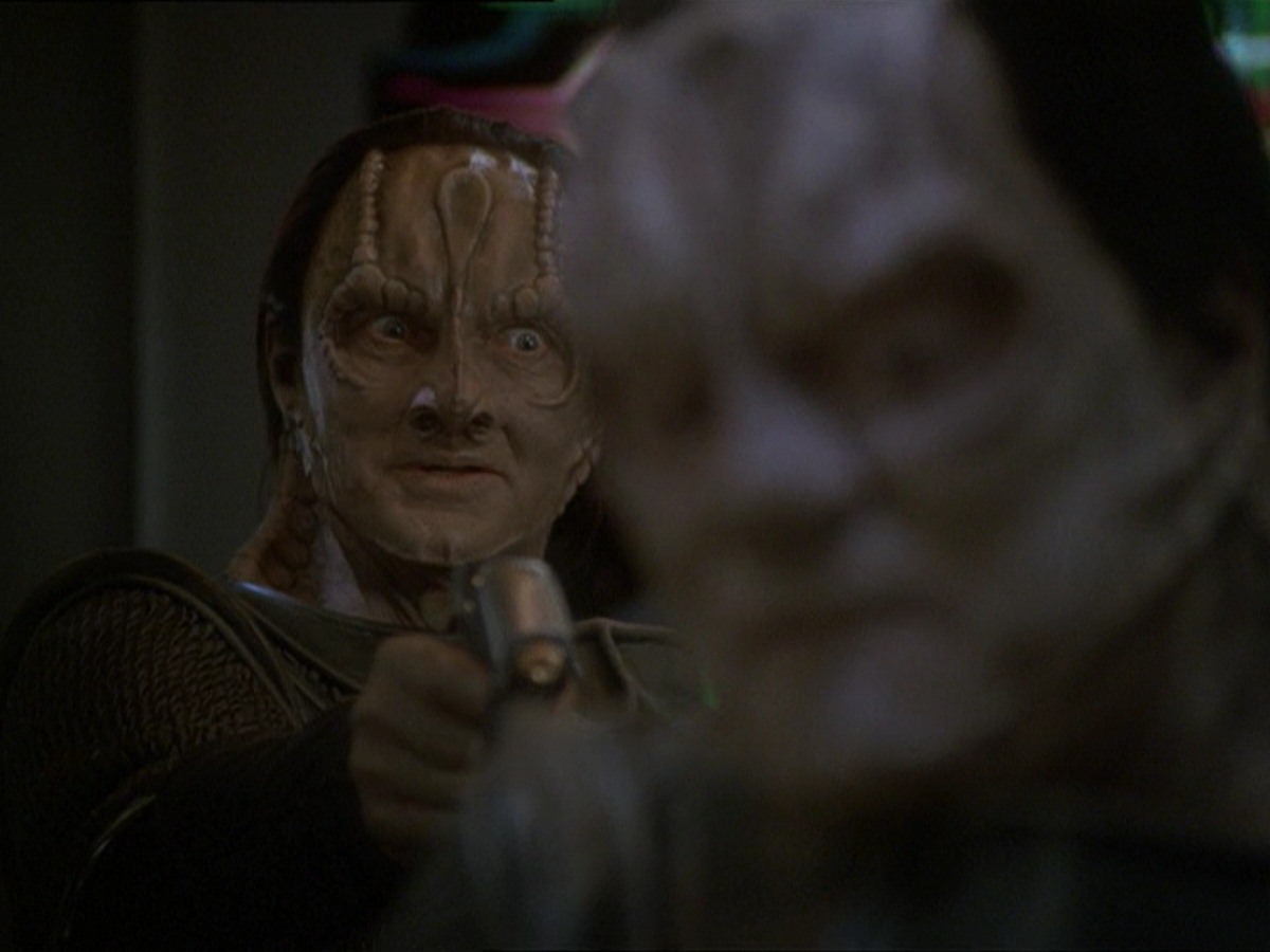 extant_StarTrek_DS9_7x22-TackingIntoTheWind_3540.jpg