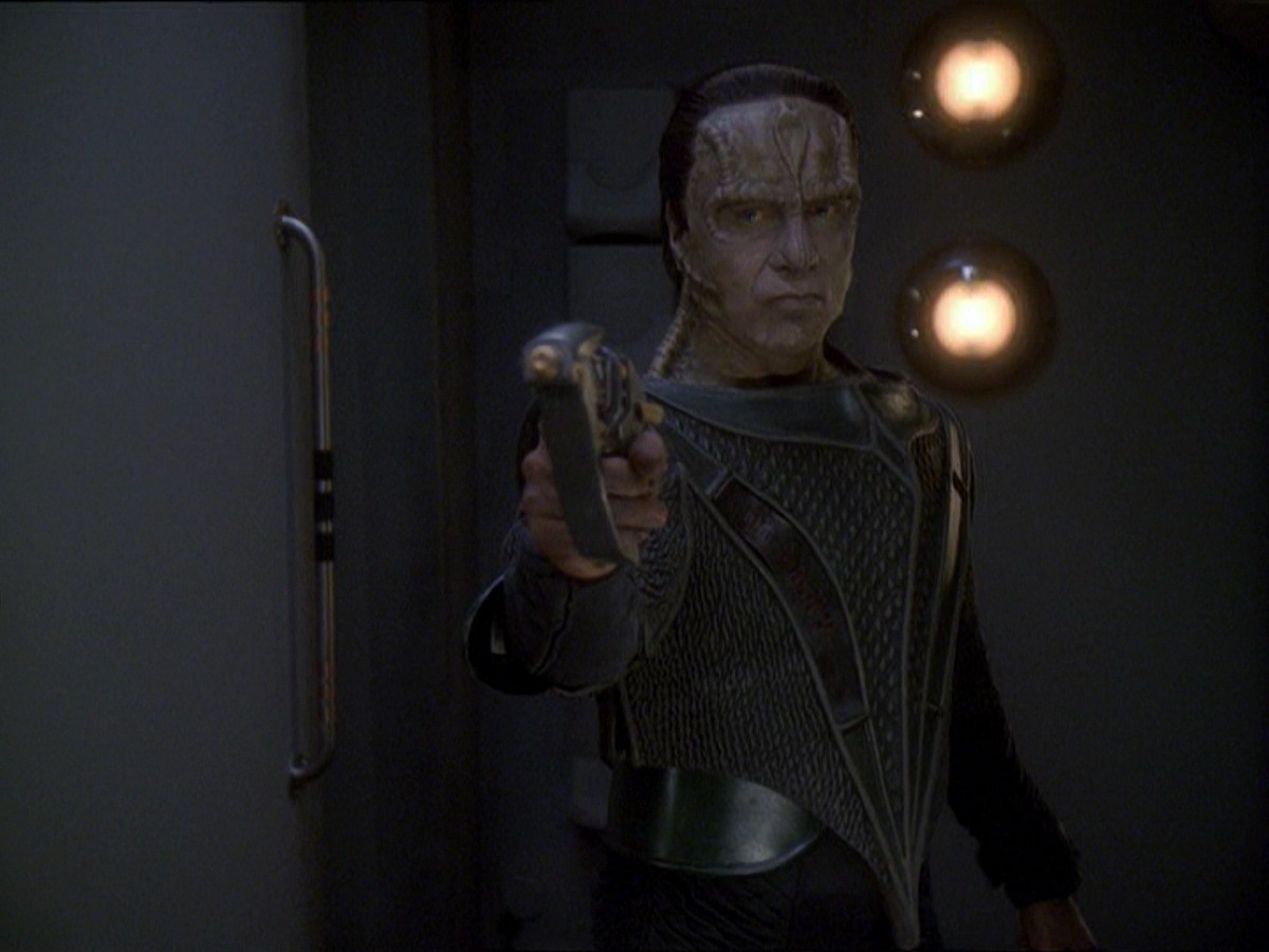 extant_StarTrek_DS9_7x22-TackingIntoTheWind_3551.jpg