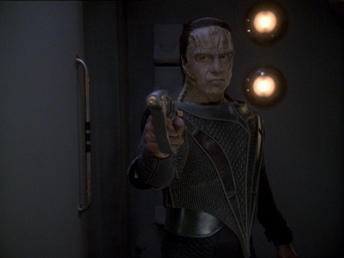 extant_StarTrek_DS9_7x22-TackingIntoTheWind_3552.jpg