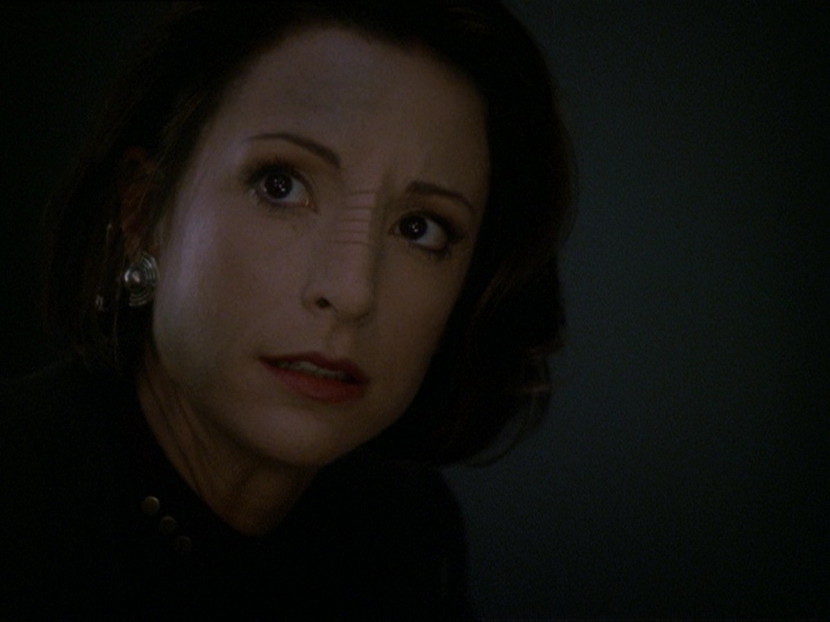 extant_StarTrek_DS9_7x22-TackingIntoTheWind_3576.jpg