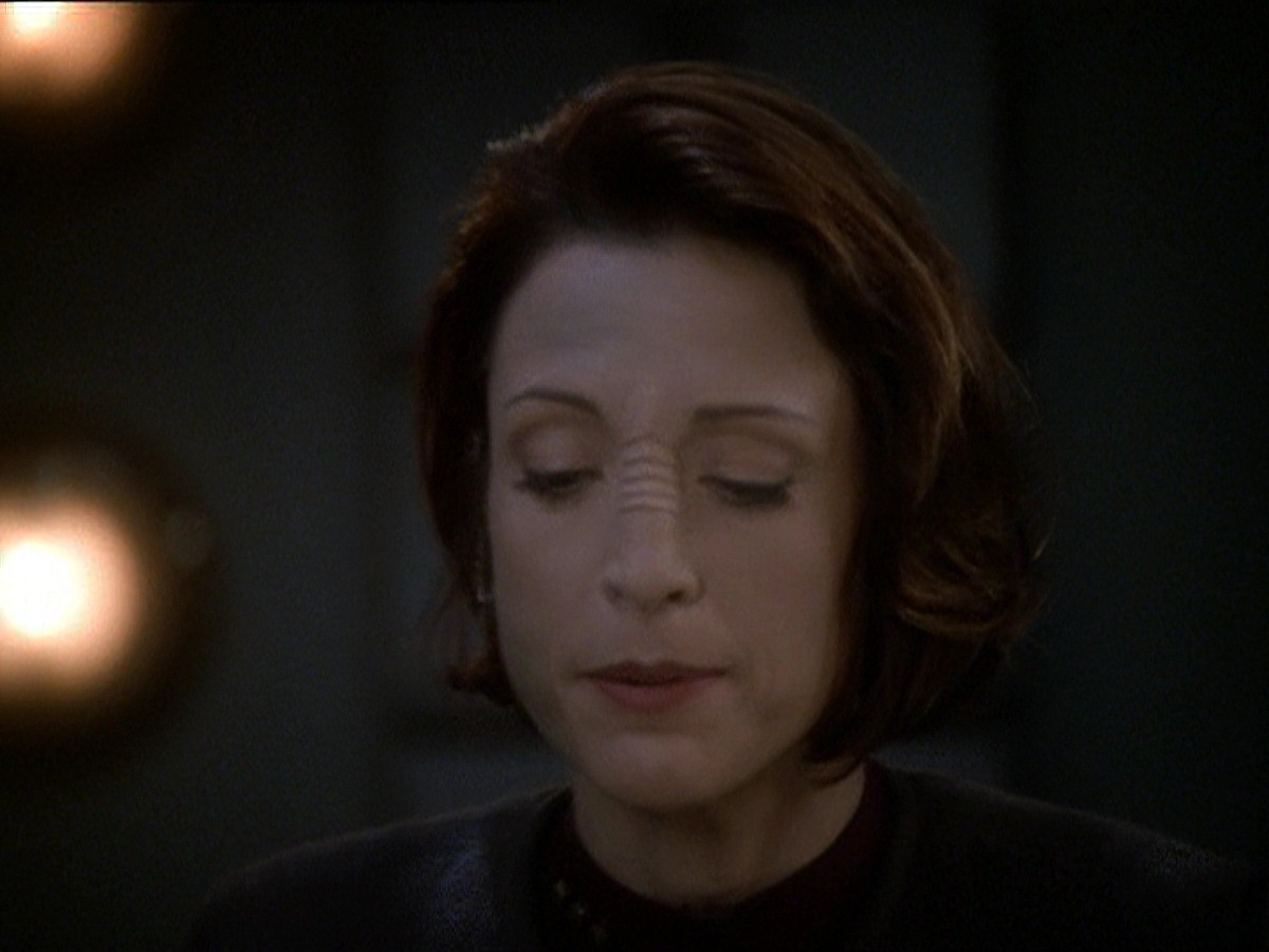 extant_StarTrek_DS9_7x22-TackingIntoTheWind_3590.jpg