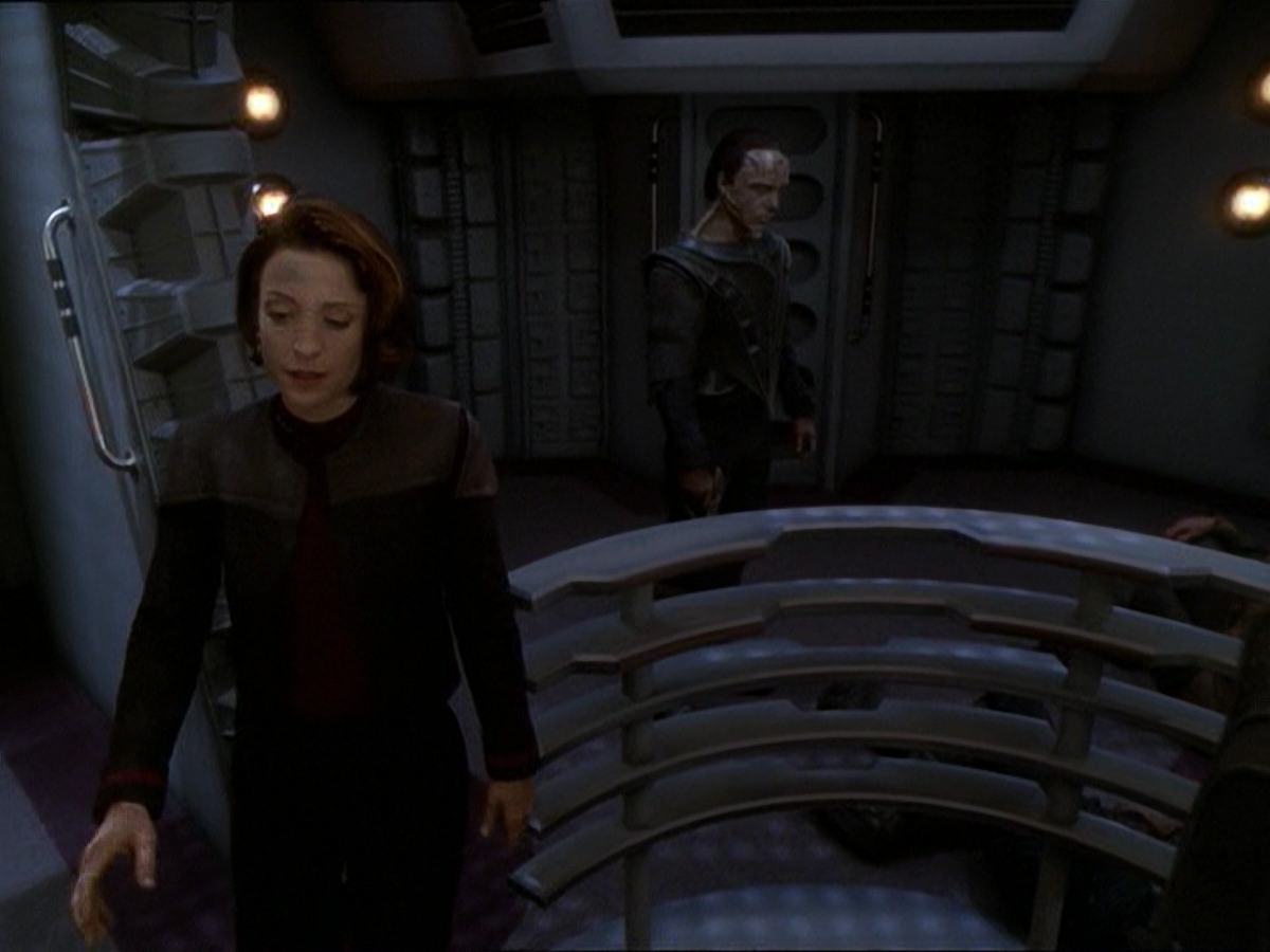 extant_StarTrek_DS9_7x22-TackingIntoTheWind_3595.jpg
