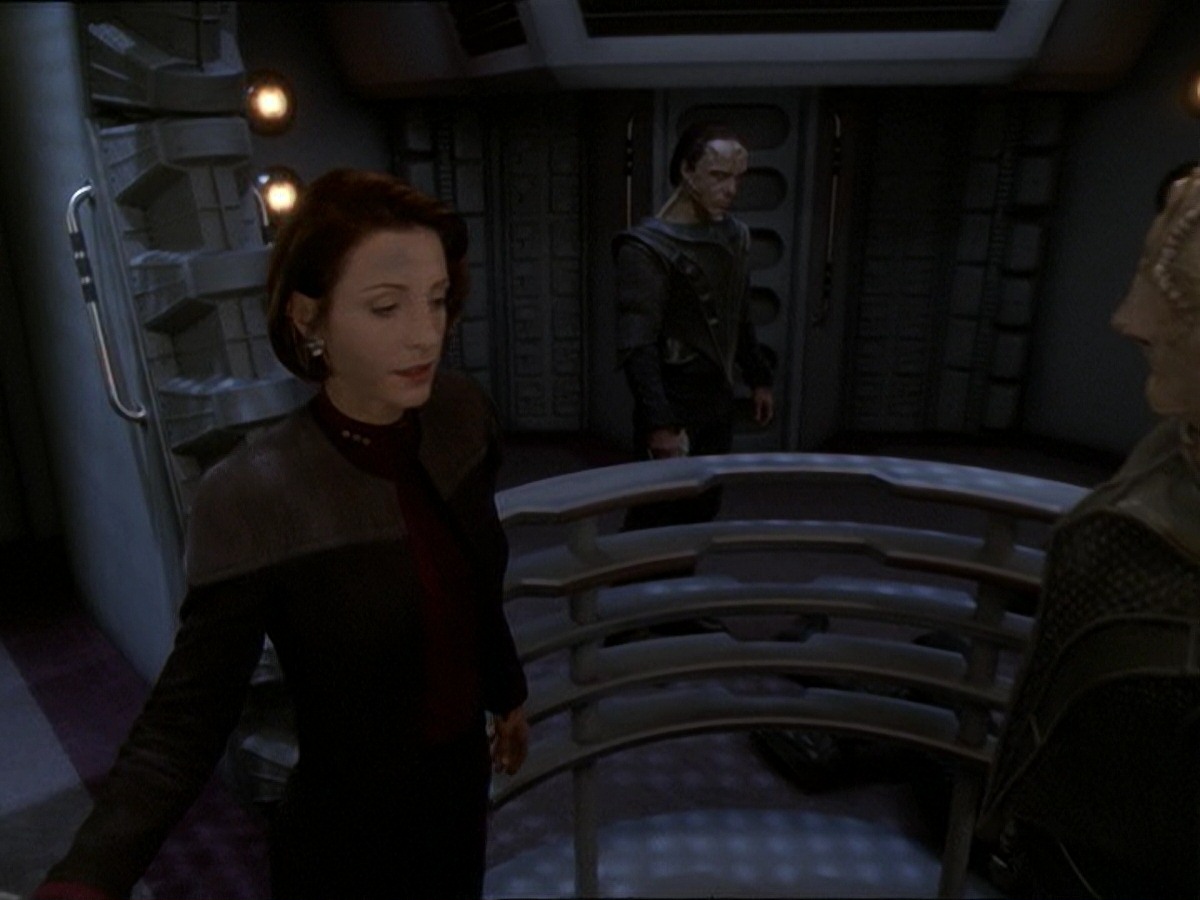extant_StarTrek_DS9_7x22-TackingIntoTheWind_3596.jpg