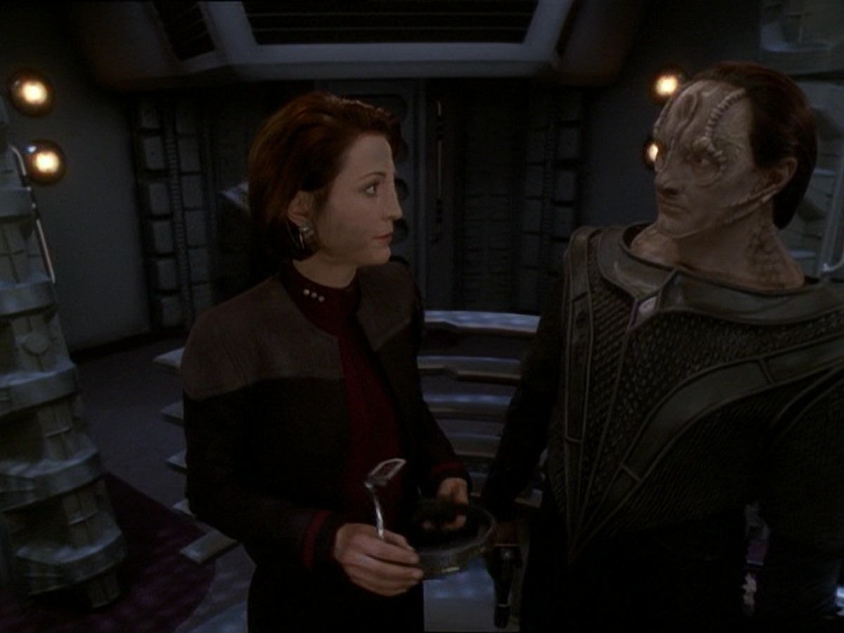 extant_StarTrek_DS9_7x22-TackingIntoTheWind_3598.jpg