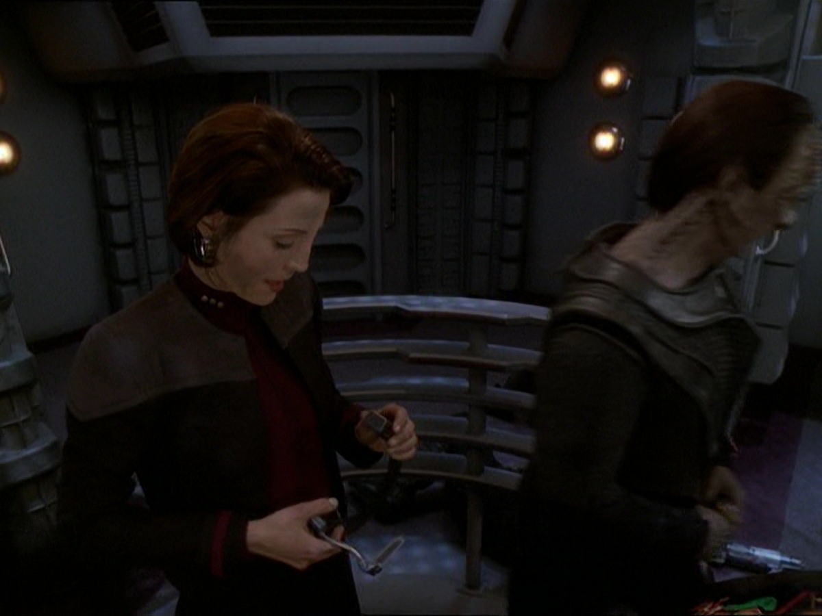 extant_StarTrek_DS9_7x22-TackingIntoTheWind_3600.jpg