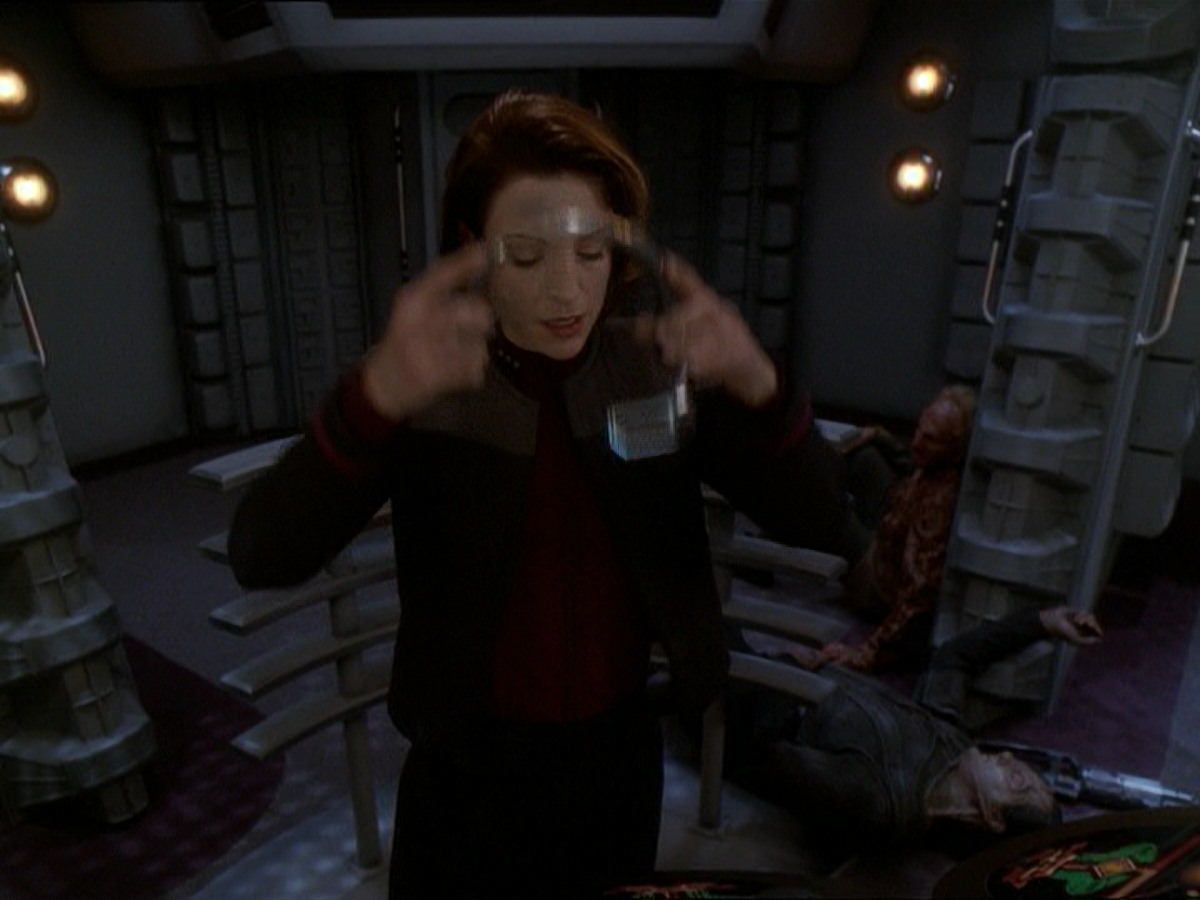 extant_StarTrek_DS9_7x22-TackingIntoTheWind_3605.jpg