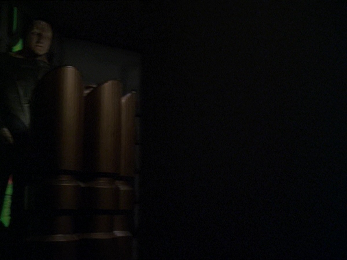 extant_StarTrek_DS9_7x22-TackingIntoTheWind_3629.jpg