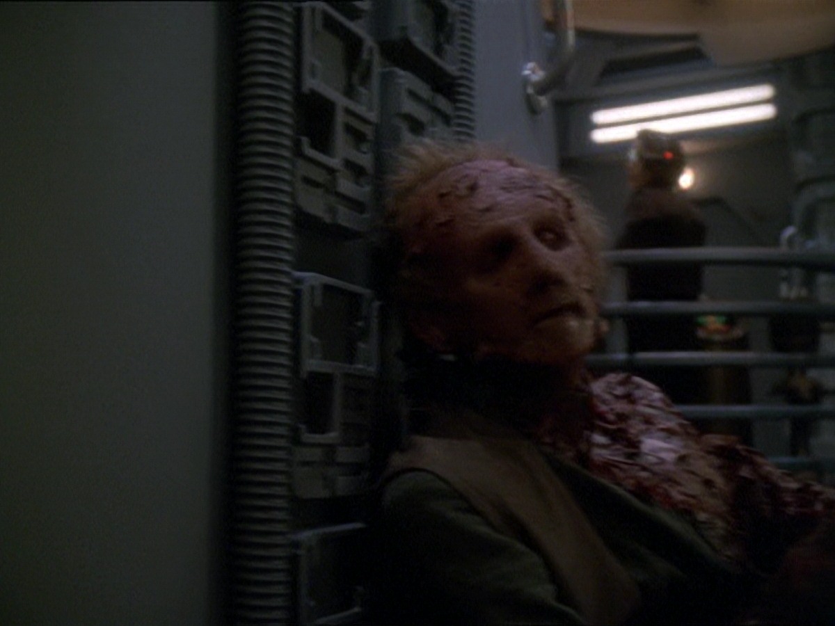 extant_StarTrek_DS9_7x22-TackingIntoTheWind_3632.jpg