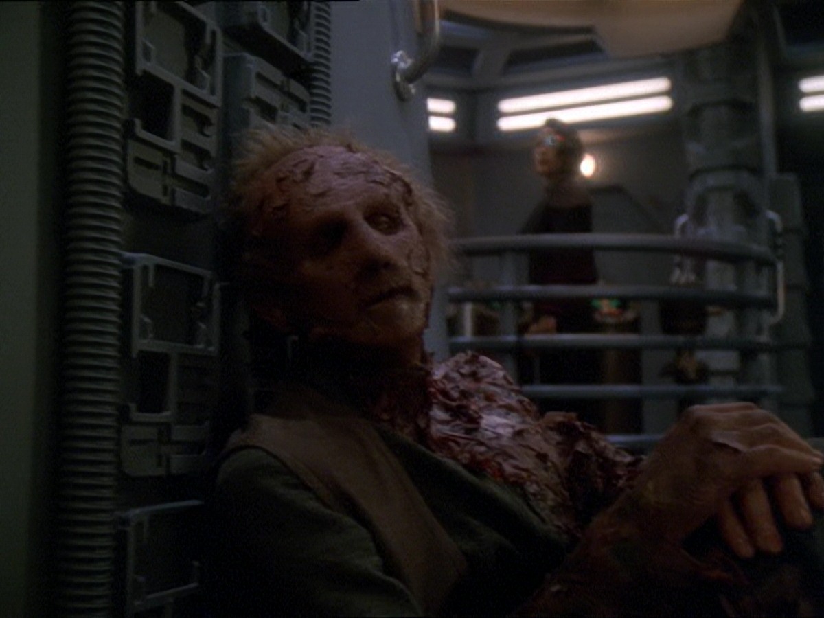 extant_StarTrek_DS9_7x22-TackingIntoTheWind_3633.jpg