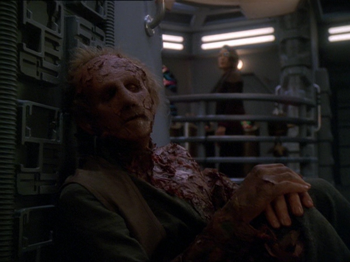 extant_StarTrek_DS9_7x22-TackingIntoTheWind_3634.jpg