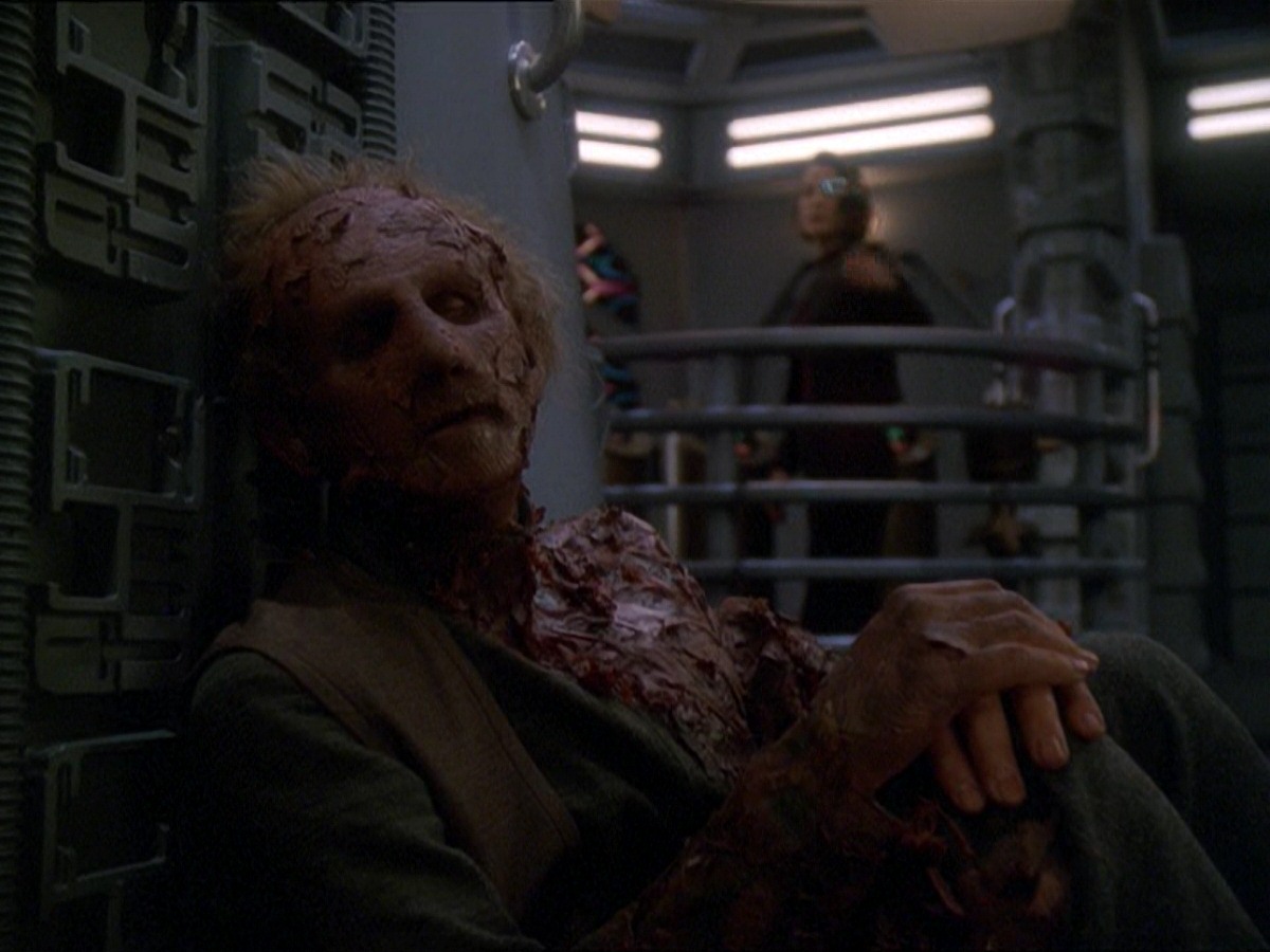 extant_StarTrek_DS9_7x22-TackingIntoTheWind_3635.jpg