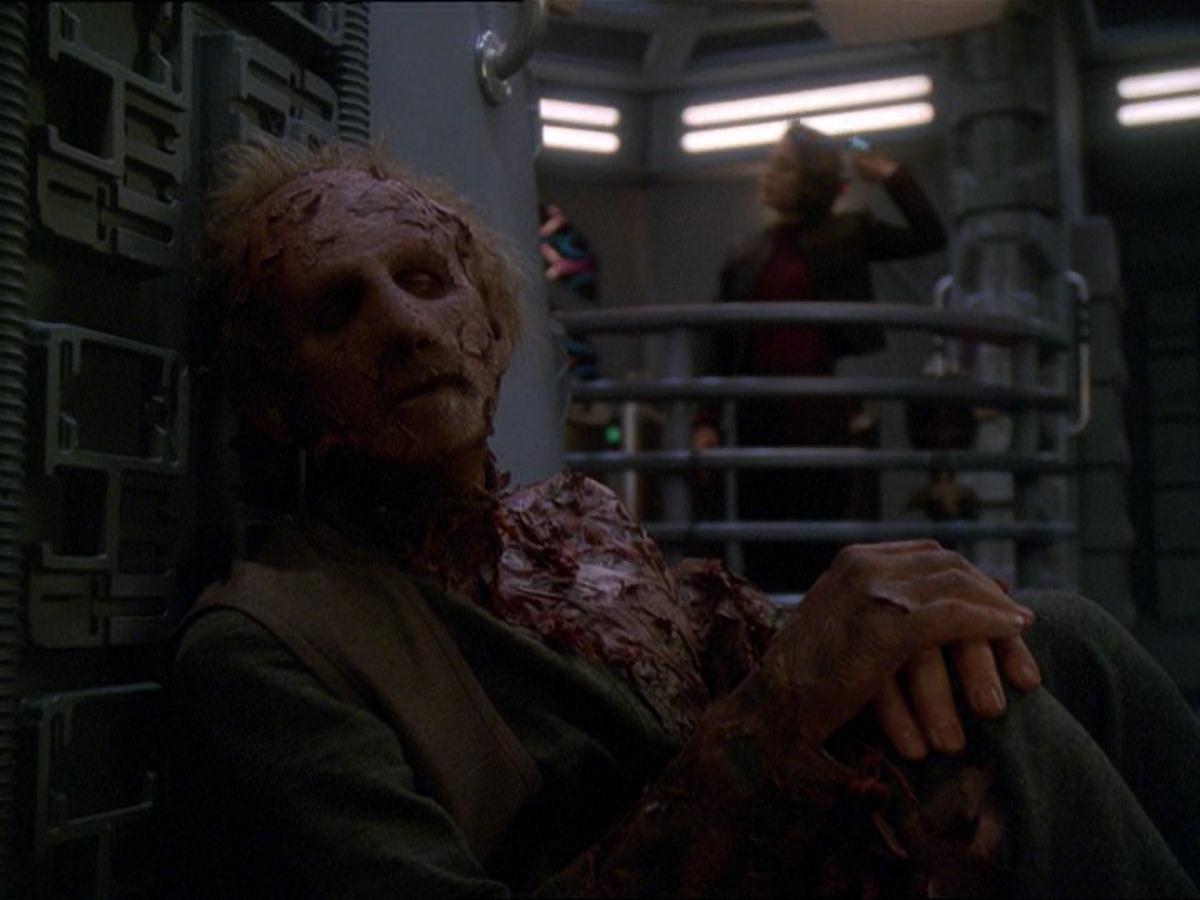 extant_StarTrek_DS9_7x22-TackingIntoTheWind_3637.jpg