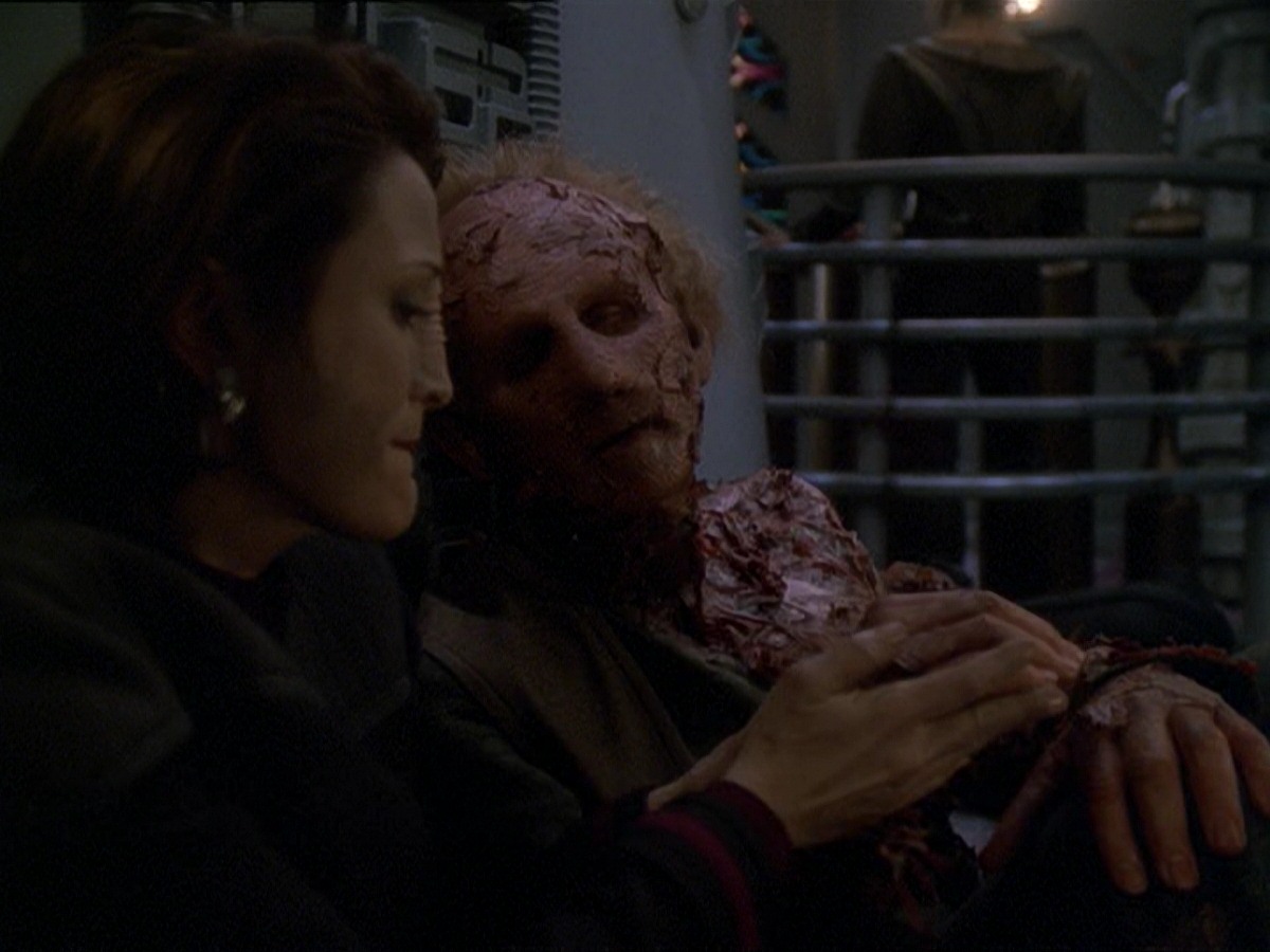 extant_StarTrek_DS9_7x22-TackingIntoTheWind_3666.jpg