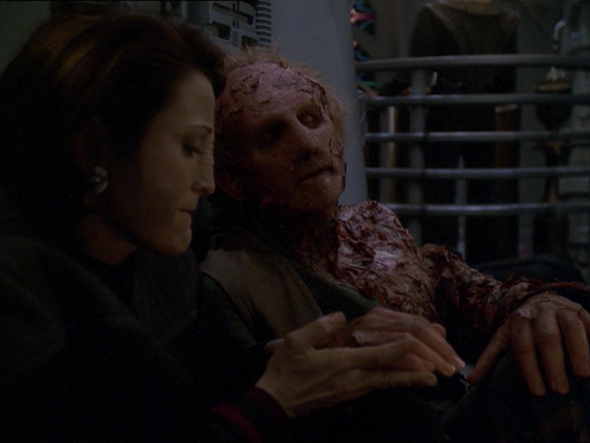 extant_StarTrek_DS9_7x22-TackingIntoTheWind_3668.jpg