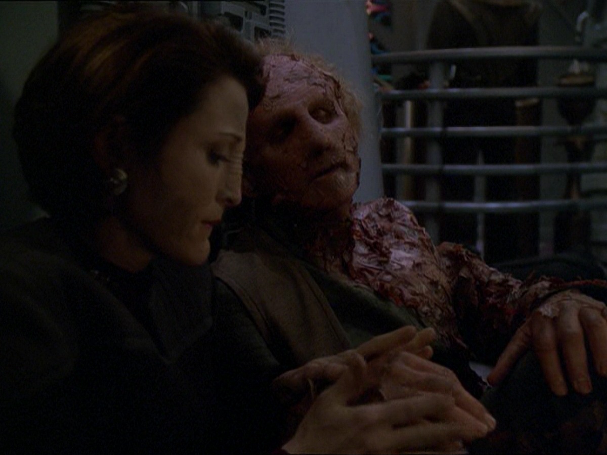extant_StarTrek_DS9_7x22-TackingIntoTheWind_3670.jpg