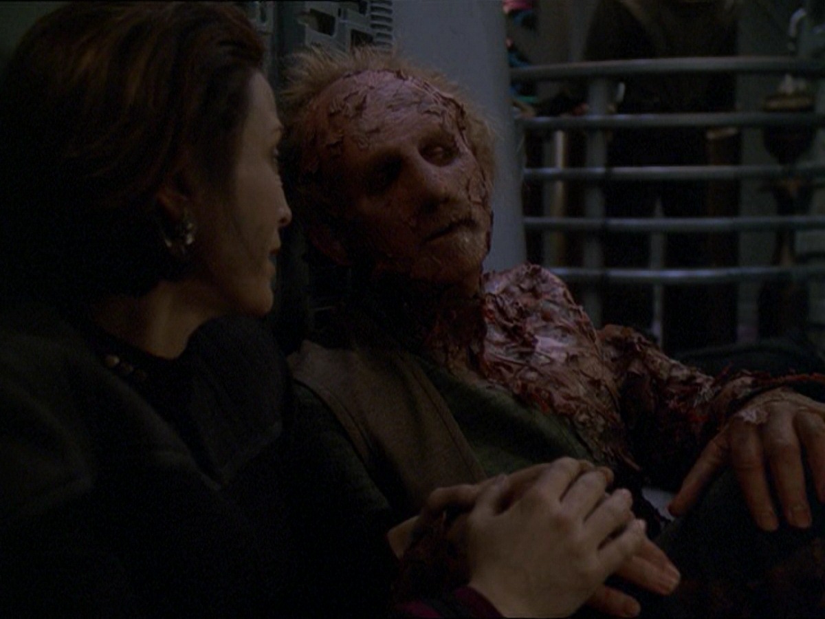 extant_StarTrek_DS9_7x22-TackingIntoTheWind_3675.jpg