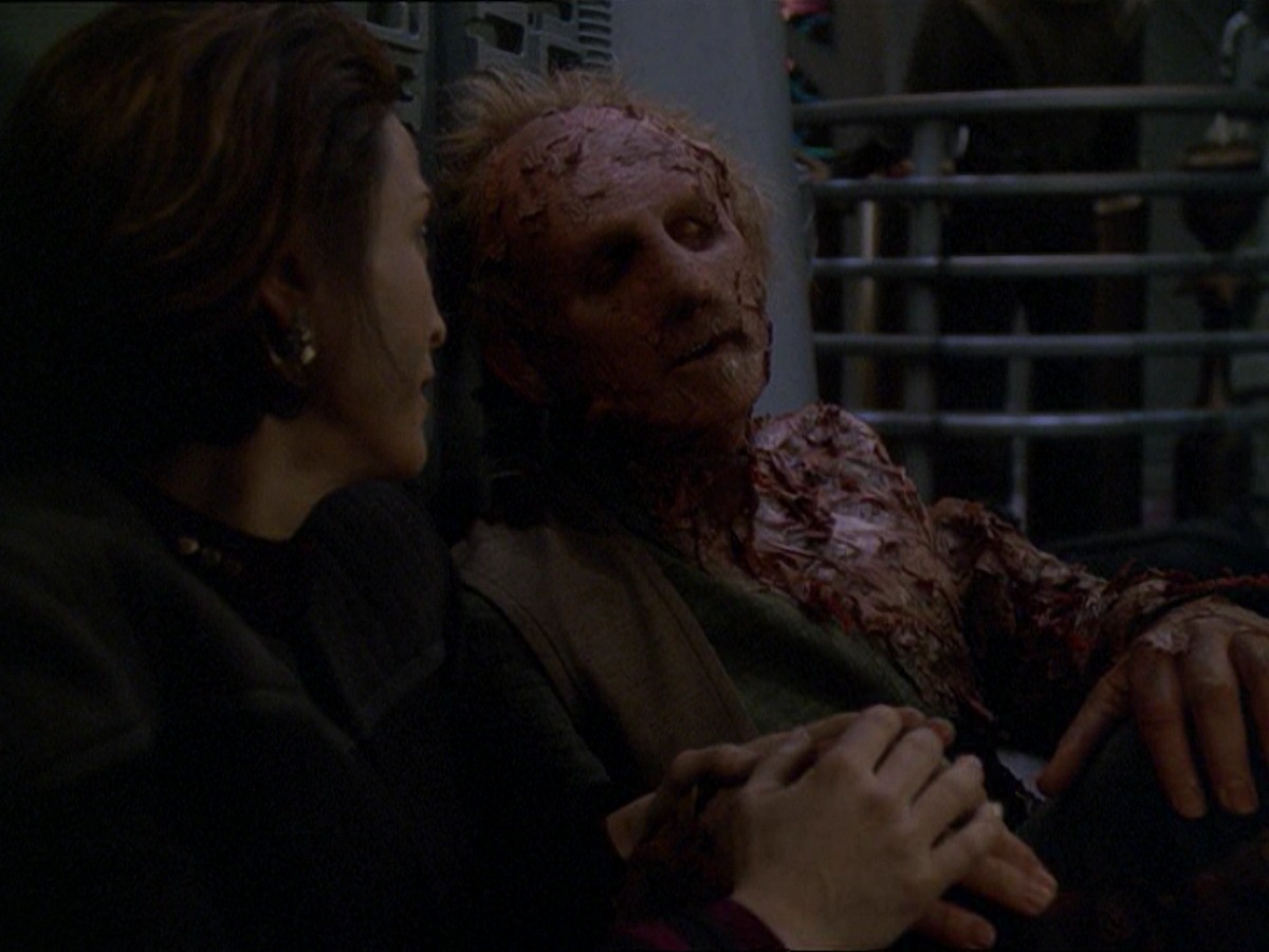 extant_StarTrek_DS9_7x22-TackingIntoTheWind_3677.jpg
