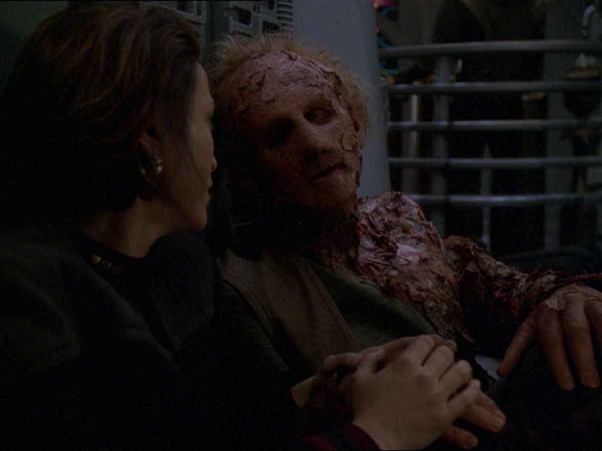 extant_StarTrek_DS9_7x22-TackingIntoTheWind_3684.jpg