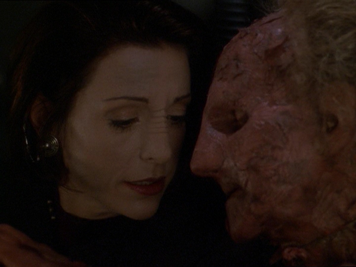 extant_StarTrek_DS9_7x22-TackingIntoTheWind_3700.jpg