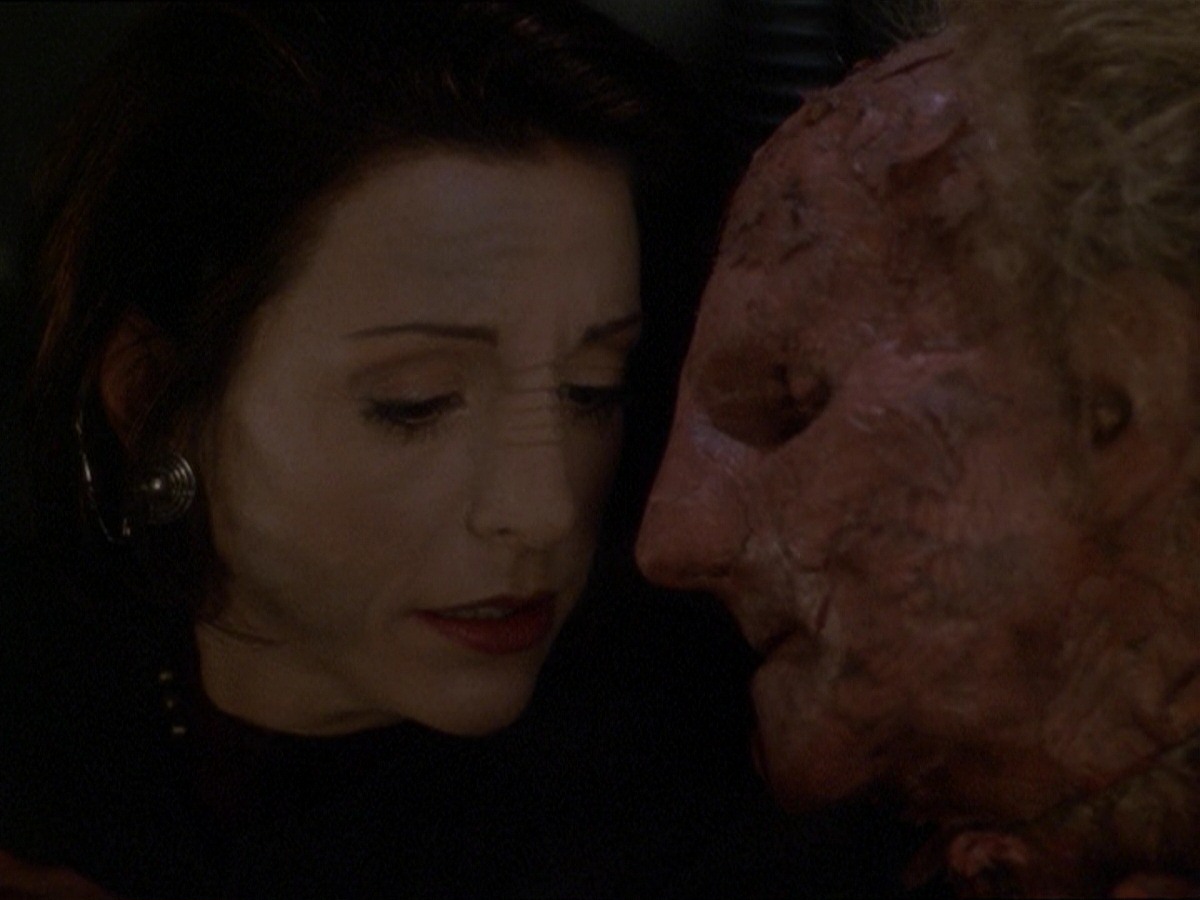 extant_StarTrek_DS9_7x22-TackingIntoTheWind_3701.jpg