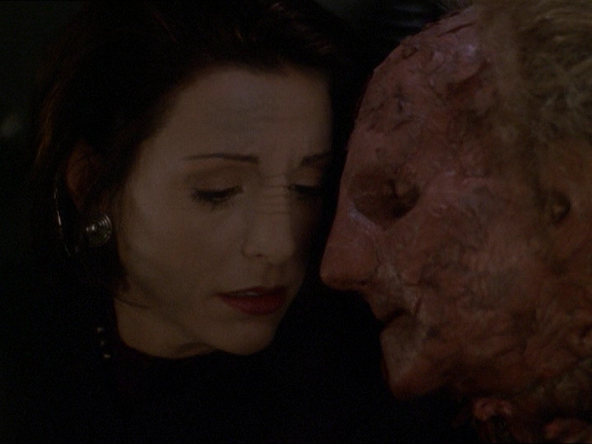 extant_StarTrek_DS9_7x22-TackingIntoTheWind_3707.jpg