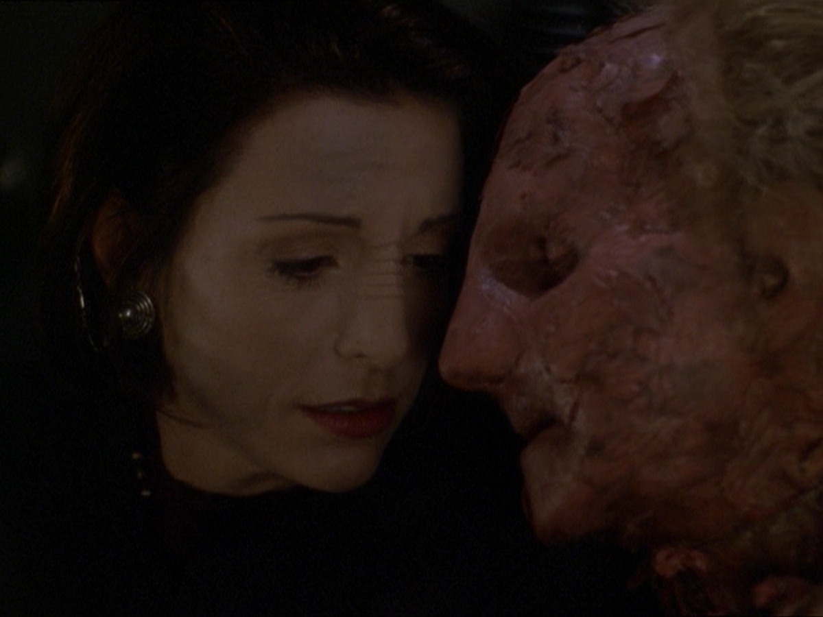extant_StarTrek_DS9_7x22-TackingIntoTheWind_3708.jpg