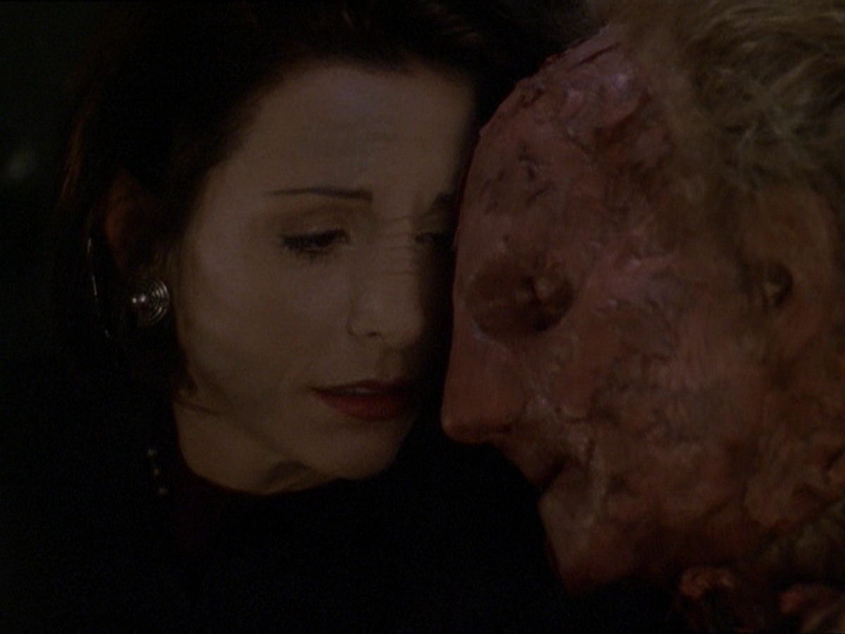 extant_StarTrek_DS9_7x22-TackingIntoTheWind_3712.jpg