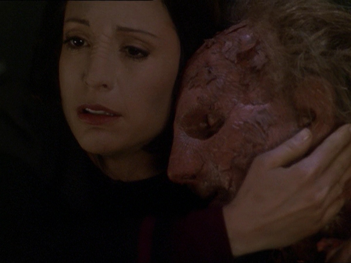 extant_StarTrek_DS9_7x22-TackingIntoTheWind_3715.jpg