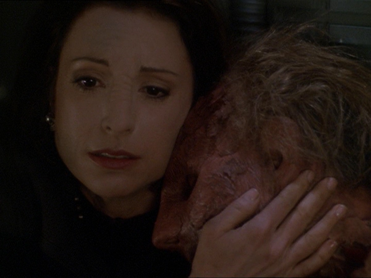 extant_StarTrek_DS9_7x22-TackingIntoTheWind_3718.jpg