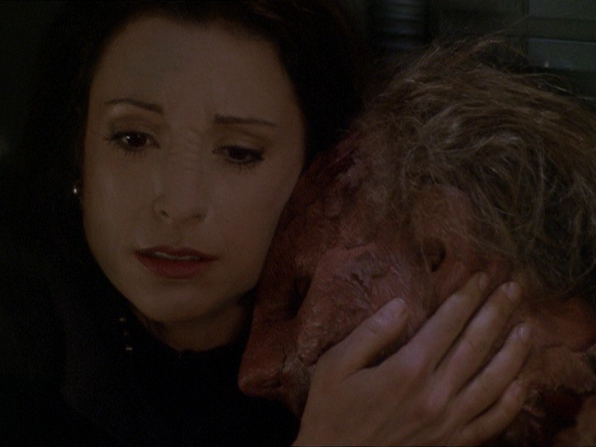 extant_StarTrek_DS9_7x22-TackingIntoTheWind_3719.jpg