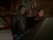 Filename=extant_StarTrek_DS9_7x22-TackingIntoTheWind_0120.jpg
Filesize=150KiB
Dimensions=1200x900
Date added=Jan 22, 2020 extant_StarTrek_DS9_7x22-TackingIntoTheWind_0120.jpg