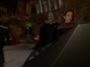 Filename=extant_StarTrek_DS9_7x22-TackingIntoTheWind_0137.jpg
Filesize=144KiB
Dimensions=1200x900
Date added=Jan 22, 2020 extant_StarTrek_DS9_7x22-TackingIntoTheWind_0137.jpg