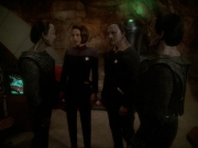 Filename=extant_StarTrek_DS9_7x22-TackingIntoTheWind_1174.jpg
Filesize=147KiB
Dimensions=1200x900
Date added=Jan 22, 2020 extant_StarTrek_DS9_7x22-TackingIntoTheWind_1174.jpg