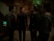 Filename=extant_StarTrek_DS9_7x22-TackingIntoTheWind_1185.jpg
Filesize=144KiB
Dimensions=1200x900
Date added=Jan 22, 2020 extant_StarTrek_DS9_7x22-TackingIntoTheWind_1185.jpg