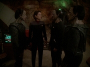 Filename=extant_StarTrek_DS9_7x22-TackingIntoTheWind_1187.jpg
Filesize=144KiB
Dimensions=1200x900
Date added=Jan 22, 2020 extant_StarTrek_DS9_7x22-TackingIntoTheWind_1187.jpg