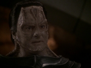 extant_StarTrek_DS9_7x22-TackingIntoTheWind_1568.jpg