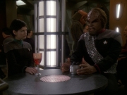extant_StarTrek_DS9_7x22-TackingIntoTheWind_2143.jpg