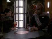 extant_StarTrek_DS9_7x22-TackingIntoTheWind_2148.jpg