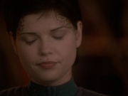 extant_StarTrek_DS9_7x22-TackingIntoTheWind_2174.jpg